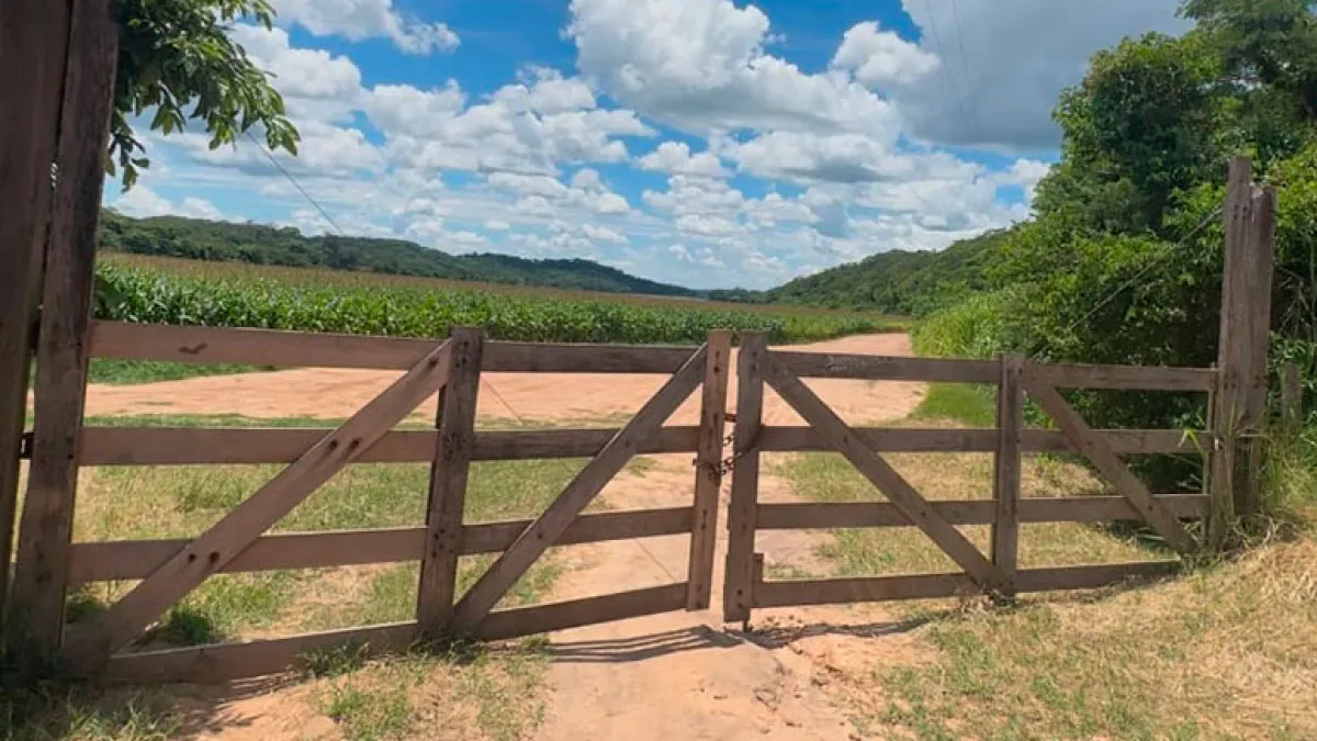 Emiten alerta migratoria contra el hijo del presidente Arce, investigado por el predio ‘Adán y Eva’
