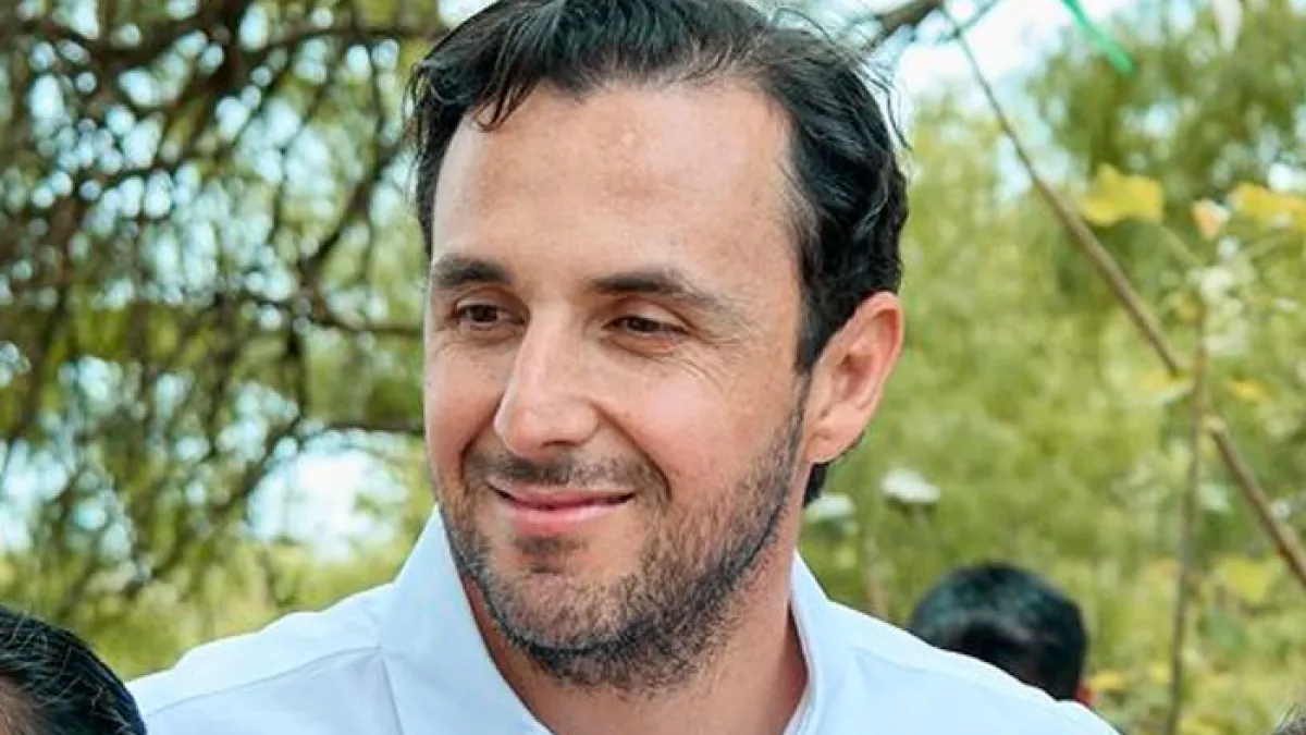 JP Velasco asegura que son falsos los mensajes racistas que les atribuyen en Twitter