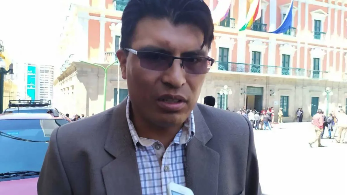 Senadores reprochan a Condori tras proponer reducir su sueldo a Bs 10.000